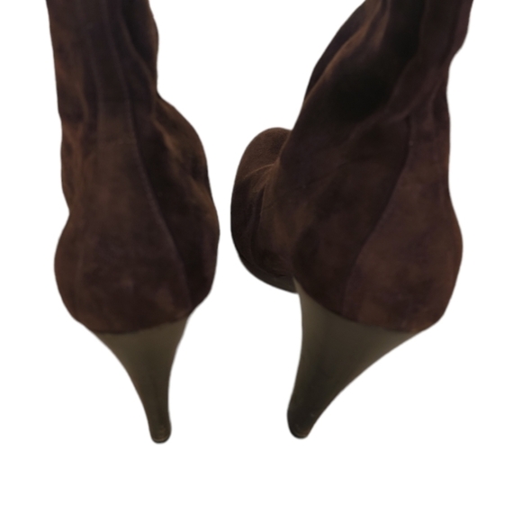 Casadei Made In Italy Suede Ankle Booties. - Picture 6 of 9